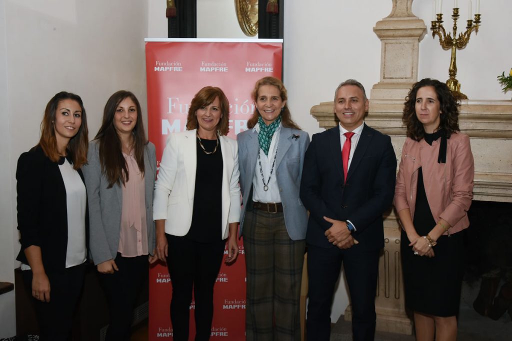 La Infanta Elena otorga un reconocimiento a Eticformacion